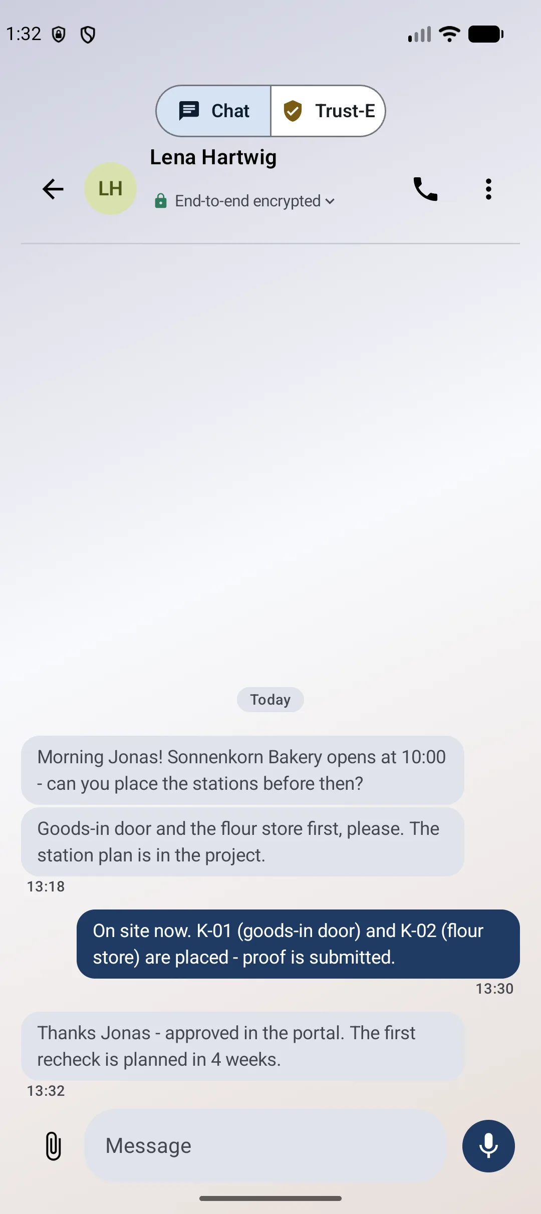 StateNull product screen: app comms 02 chat. Demo with fictional data.